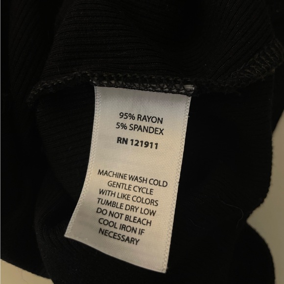 LNA Essential Rib Scoop Tank from Revolve - Picture 14 of 14